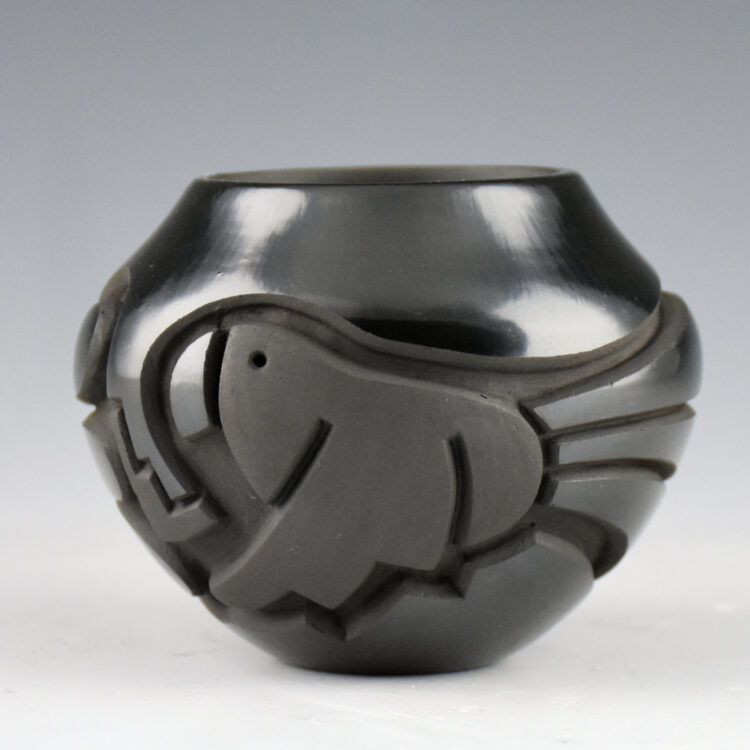 Naranjo, Madeline - Jar with Parrots in Flight