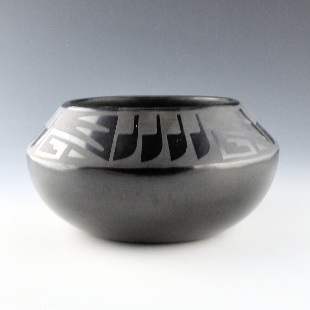 漆器　盆　鳥文　骨董 漆器 盆 鳥文 骨董 （金漆蒔絵梨地鶏図盆 ｜ ブランド品の買取