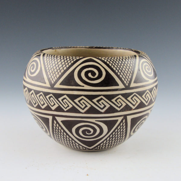 Hopi Pottery - Tewa Group - King Galleries - Scottsdale & Santa Fe