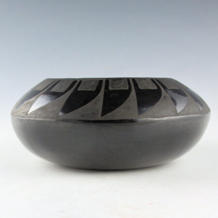 Pena, Juanita - Bowl with Feather Pattern (1920s)