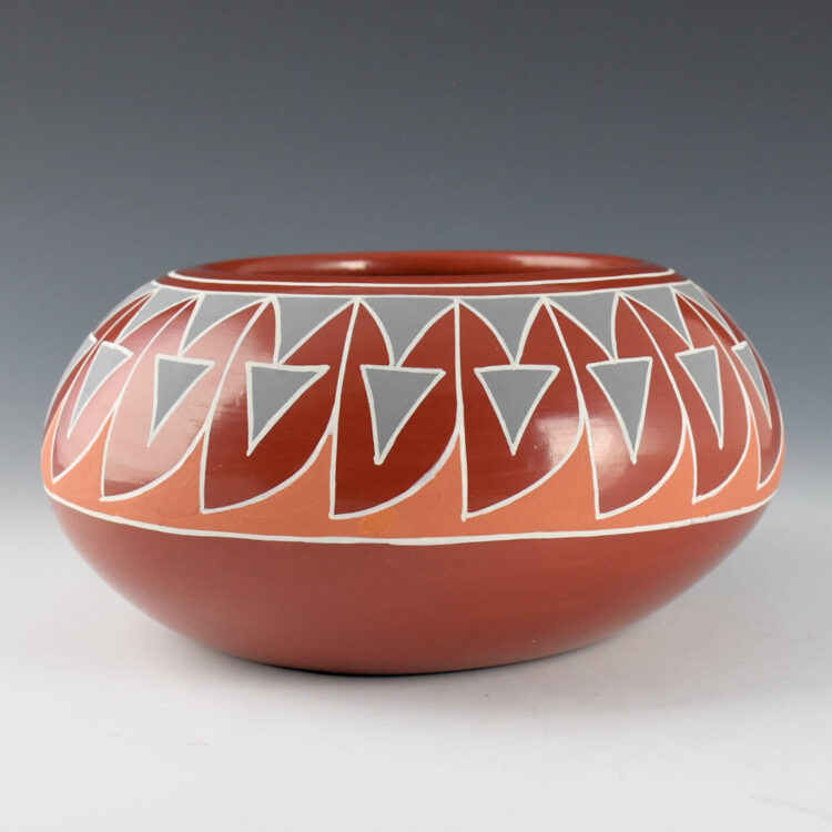 Tapia, Belen - Polychrome Bowl with Feather Designs (1980s) - Image 4