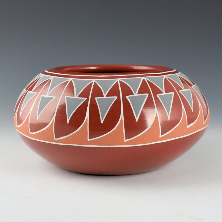 Tapia, Belen - Polychrome Bowl with Feather Designs (1980s) - Image 3