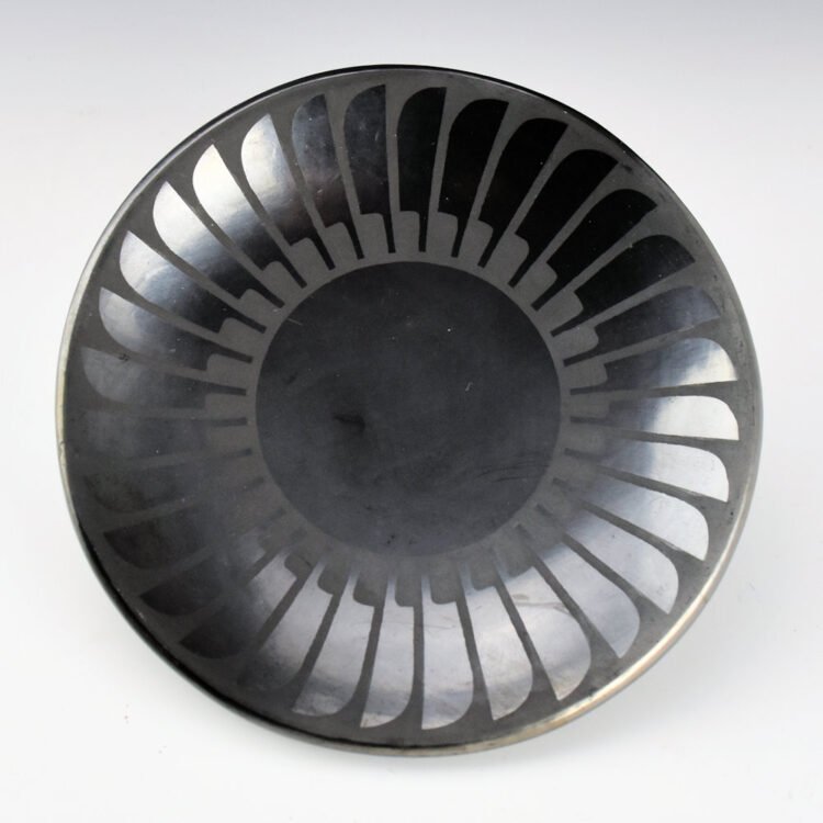 Martinez, Maria - Gunmetal Feather Plate "Maria + Popovi"
