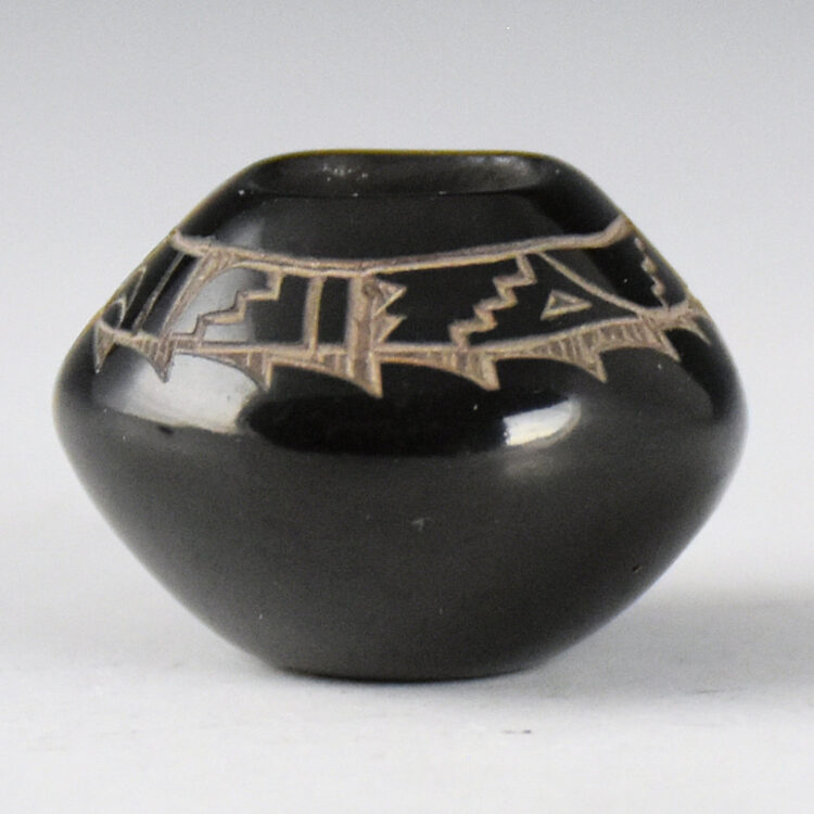 Naranjo-Romero, Monica - Mini Black Square Mouth Jar