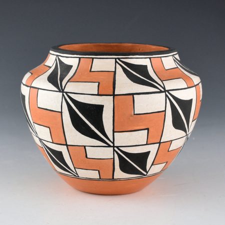 Alternative view of Aragon, Florence - Water Jar with Lightning and Leaf Designs (1991)