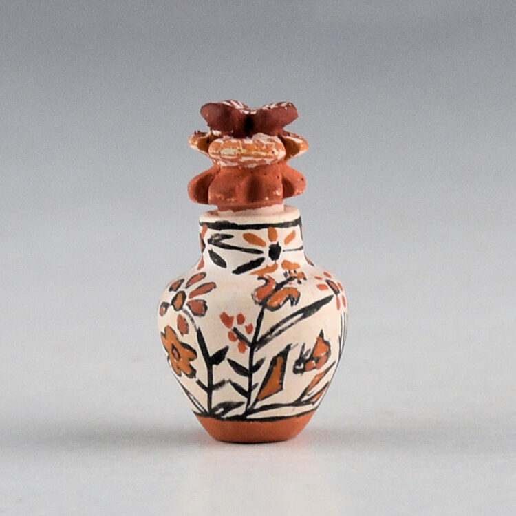 Natseway, Thomas - Mini Jar with Flower Designs and Flower Lid