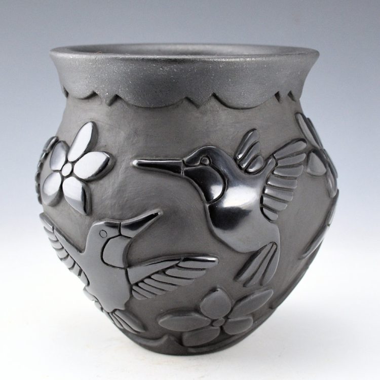 Youngblood, Christopher - Black Jar with Five Hummingbirds and Flowers