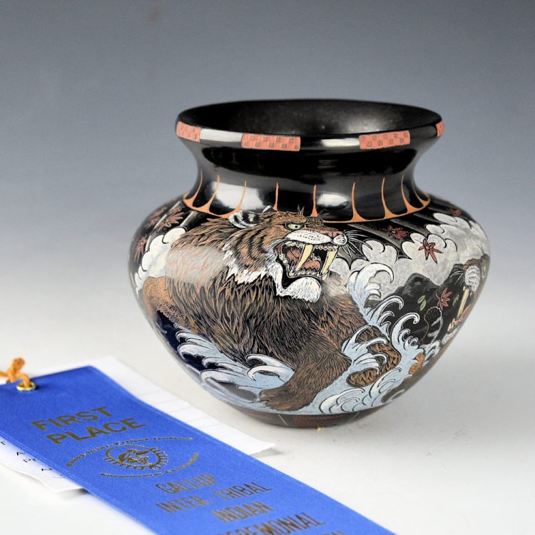 Tafoya, Jennifer - Water Jar with Three Saber Tooth Tigers, Ribbon