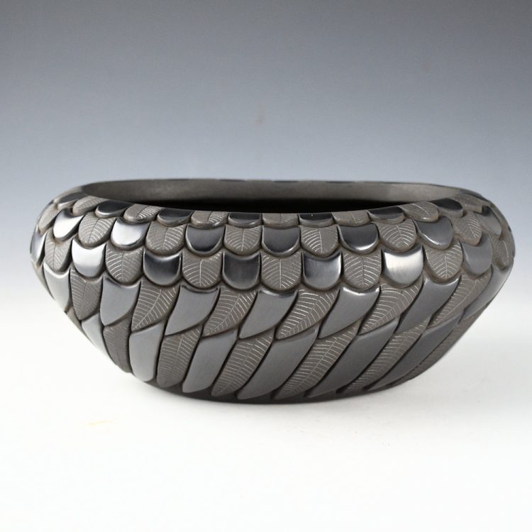 Tafoya, Stephanie - "Woven Feathers" Large Oval Bowl with 160 Carved Feathers