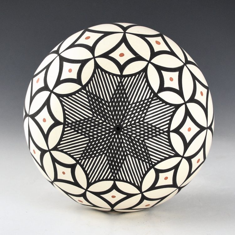 Chino, Alicia Kelsey - Seedpot with Interlocking Stars