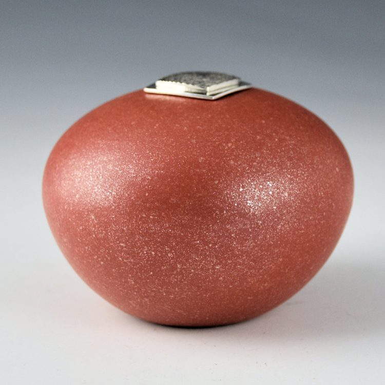 Duwyenie, Preston - Silver Shifting Sand Design Lid Red Micaceous Seedpot