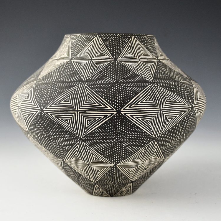 Victorino, Sandra  - Water Jar with Interlocking Star Design