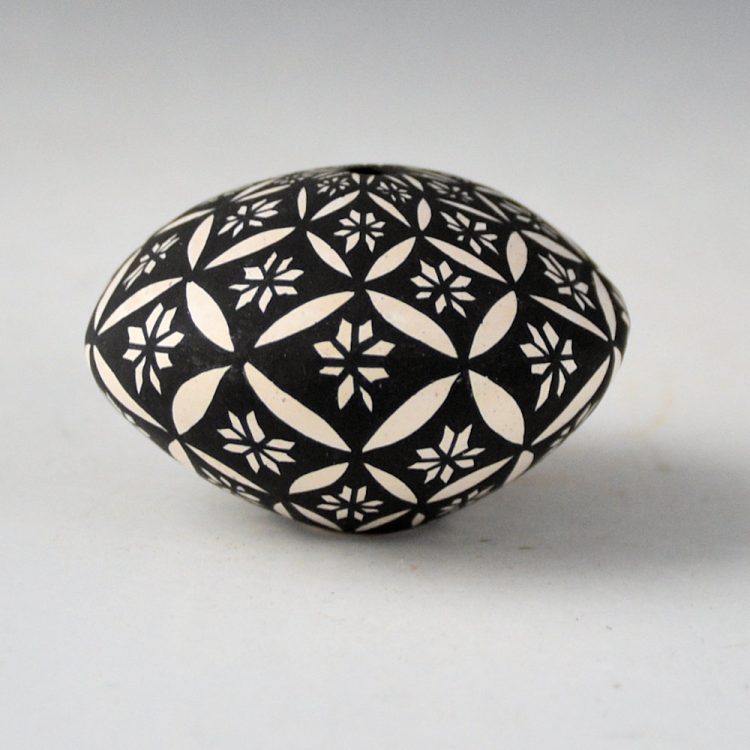 Victorino, Sandra  - "Snowflake" Op-Art Mini Seedpot