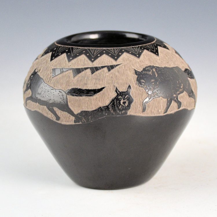 Garcia, Gloria "Golden Rod" - Bowl with Seven Wolves - Image 3