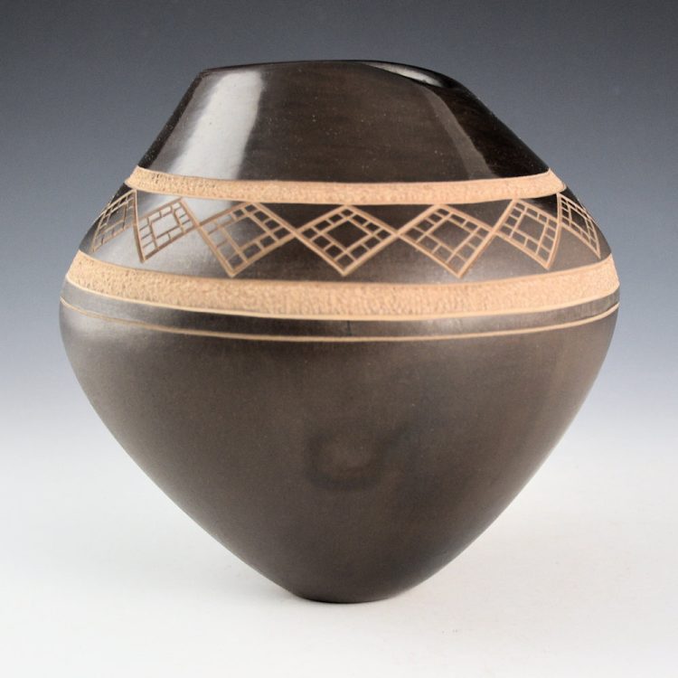 Folwell, Jody and Hank Folwell - Jar with Asymmetric Rim and Etched Mountains - Image 5