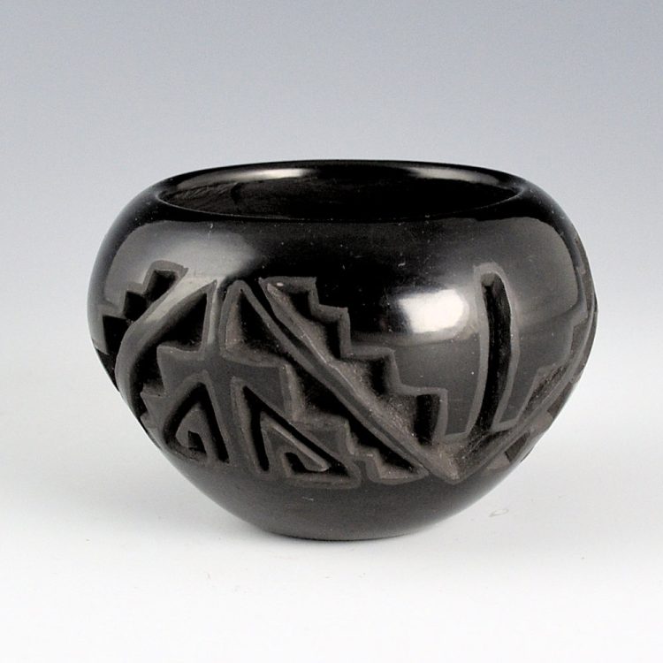 Tenorio, Doris - Bowl with Deeply Carved Mountain and Rain Designs - Image 3