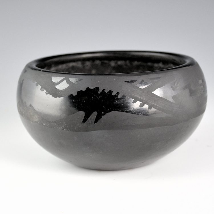 Pena, Juanita & Tony - Bowl with Avanyu (1920s) - Image 2