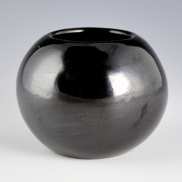 Martinez, Maria - Plainware Bowl "Maria Poveka", 1950s - Image 3