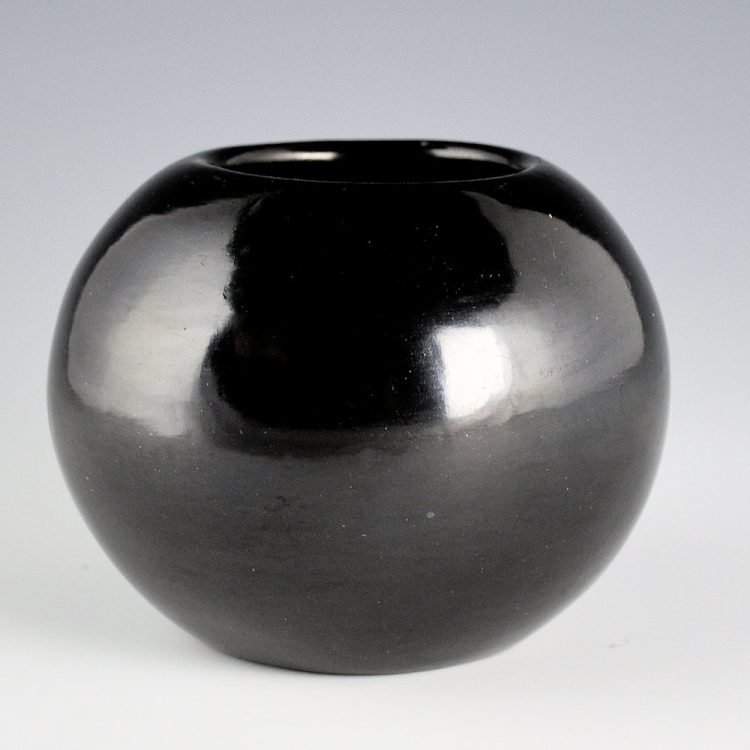 Martinez, Maria - Plainware Bowl "Maria Poveka", 1950s