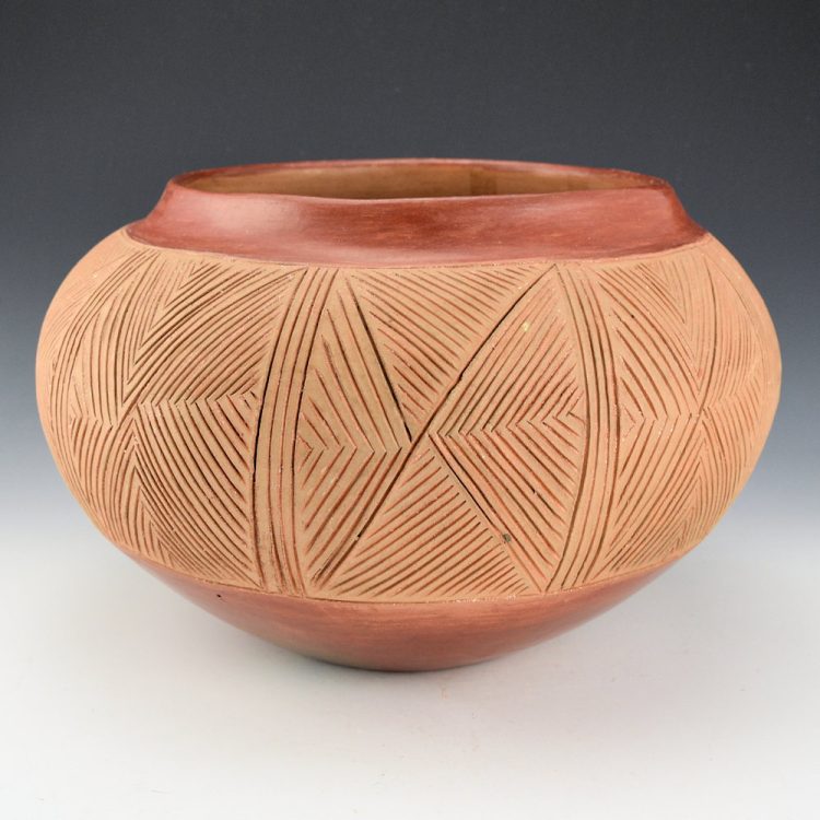 Montoya, Tomasita - 12" Wide Potsuwi'i Incised Jar with Butterfly Designs (1950s) - Image 4