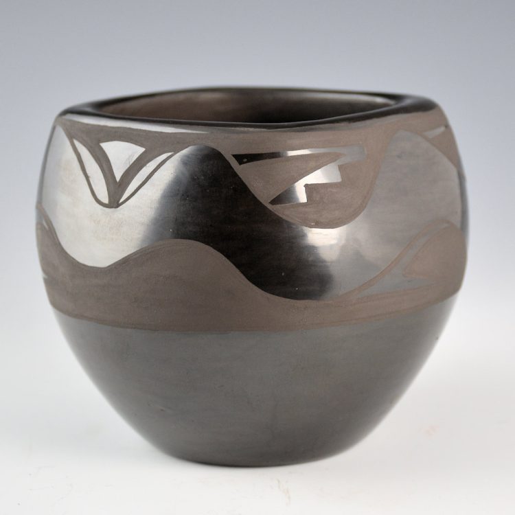 Naranjo-Suina, Charlotte - Square Opening Bowl with Avanyu (1970s) - Image 2