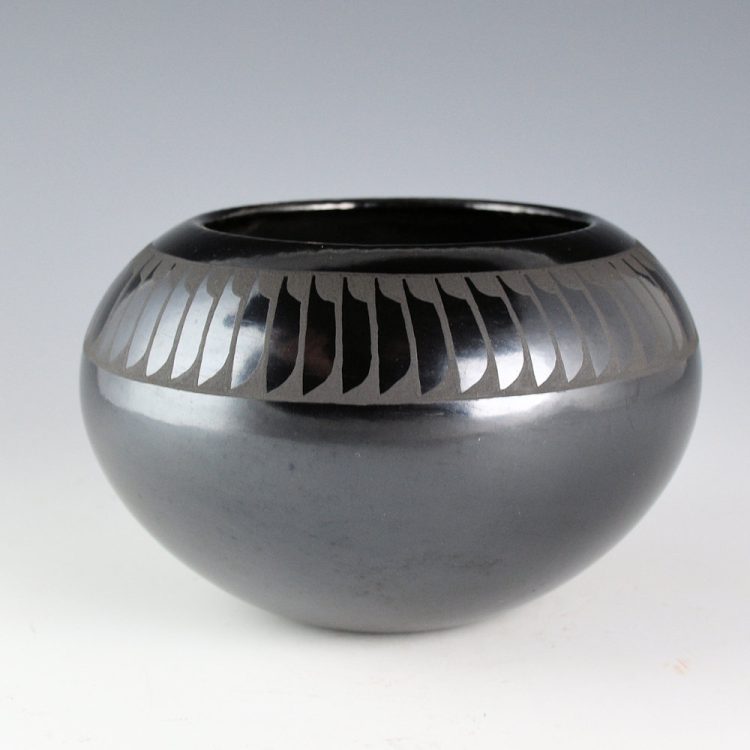 Gutierrez, Denny - Large Bowl with 62 Feathers (1987) - Image 3