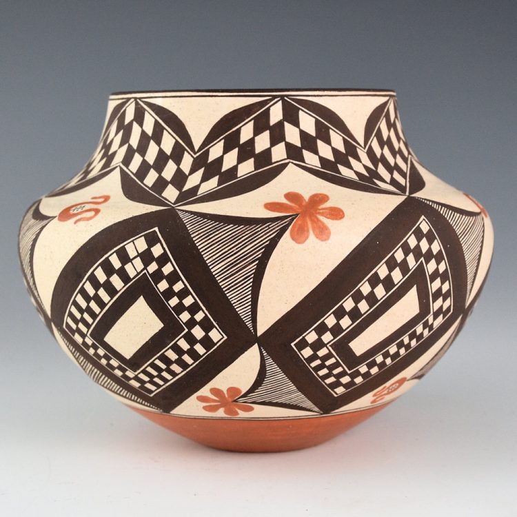 Juanico, Dolores - Water Jar "1890s Designs" with Checkerboard and Flowers - Image 3