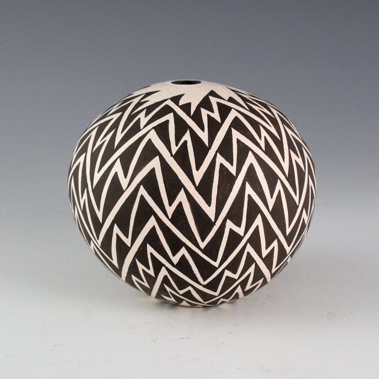 Lewis, Dolores - Seedpot with Lightning Design (1970s) - Image 3