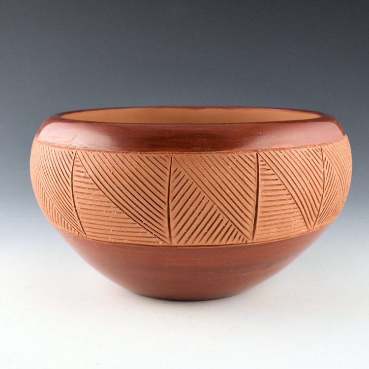 Naranjo, Dominguita Sisneros - 9" Wide Bowl with Incised Potsuwi'i Designs (1970s) - Image 3