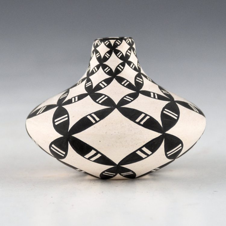 Torivio, Dorothy - Mini Yucca Design Long Neck Jar (1980s) - Image 4