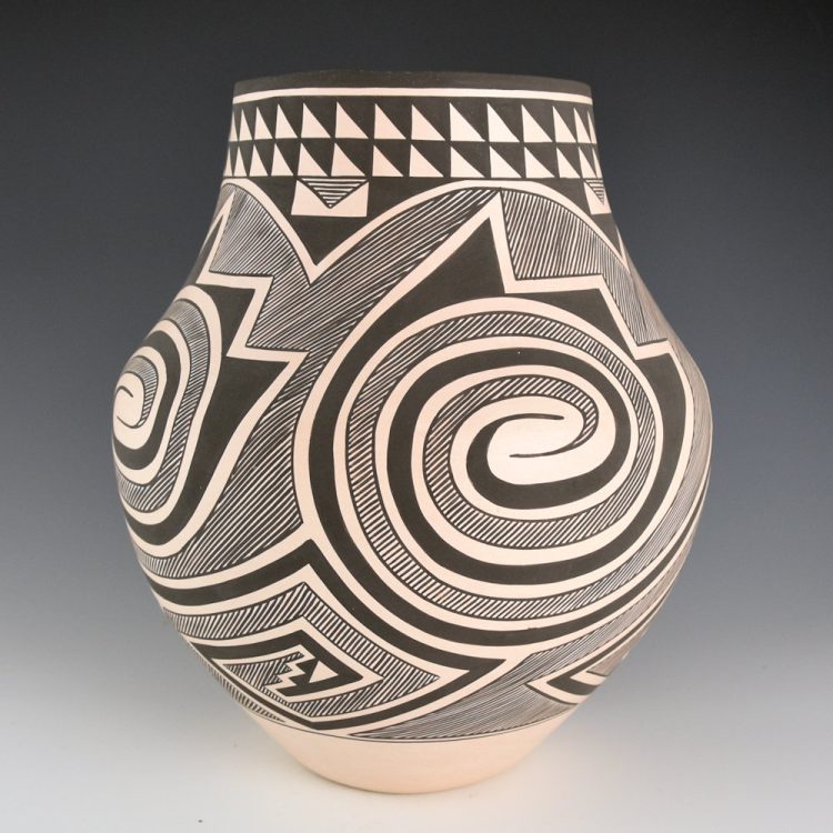 Sarracino, Myron - Jar with Tularosa Swirl and Mountain Design (1999) - Image 3