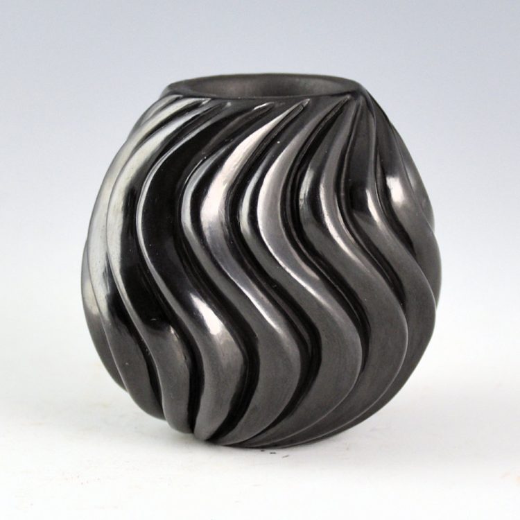 Youngblood, Nancy - 16 Rib "S Swirl" Small Jar (2024)