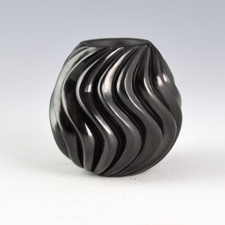 Youngblood, Nancy - 16 Rib "S Swirl" Small Jar (2024) - Image 2