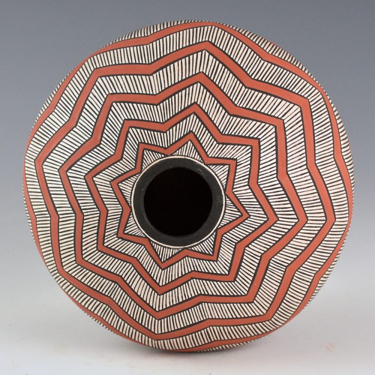 Estevan, Paula - Bowl with "Op-Art" Star Design (2008) - Image 2