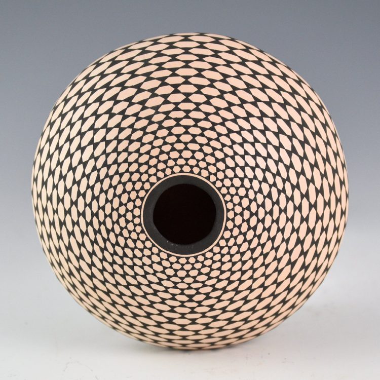 Estevan, Paula - Bowl with "Op-Art" Basket Weave Design (2007) - Image 2