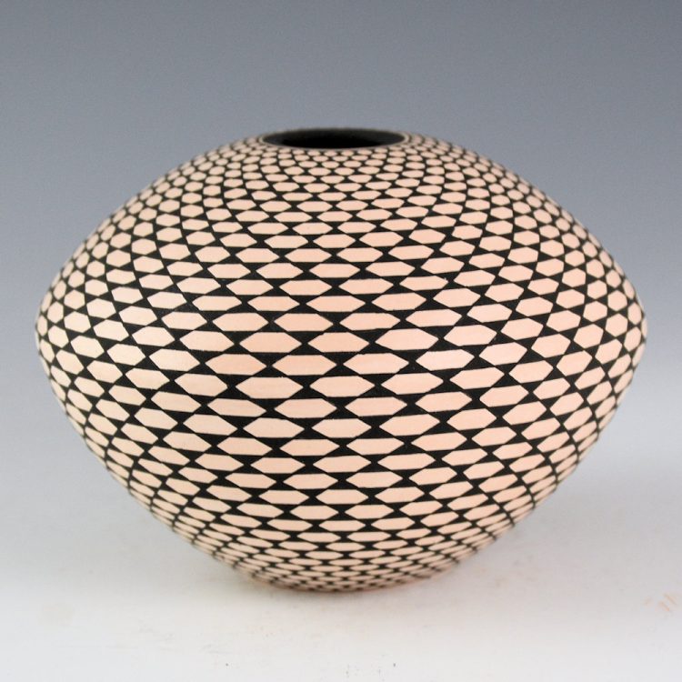 Estevan, Paula - Bowl with "Op-Art" Basket Weave Design (2007) - Image 3