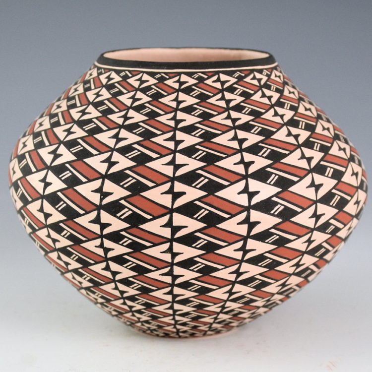 Estevan, Paula - Bowl with "Op-Art" Bird Wing Design (2008) - Image 4