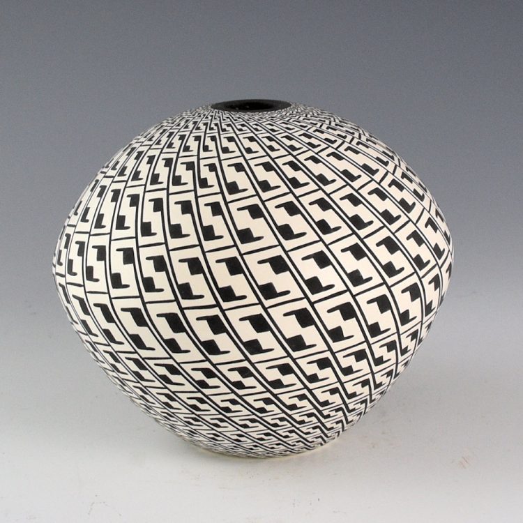 Estevan, Paula - Bowl with "Op-Art" Lightning Design - Image 3