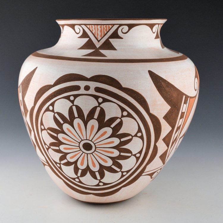 Nahohai, Randy - Zuni Heartline Deer and Rosettes Water Jar (2000) - Image 4