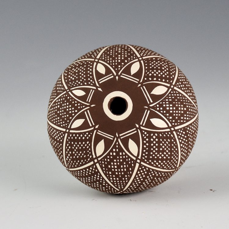 Patricio, Robert - Small "Starburst" Seedpot - Image 2