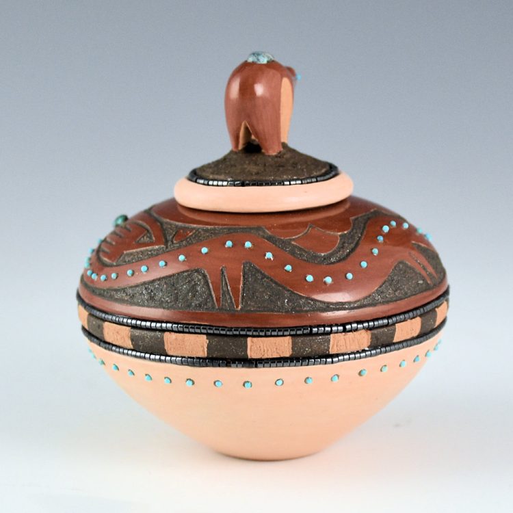 Sanchez, Russell  - Small Polychrome Jar with Bear Lid and 106 Stones - Image 3