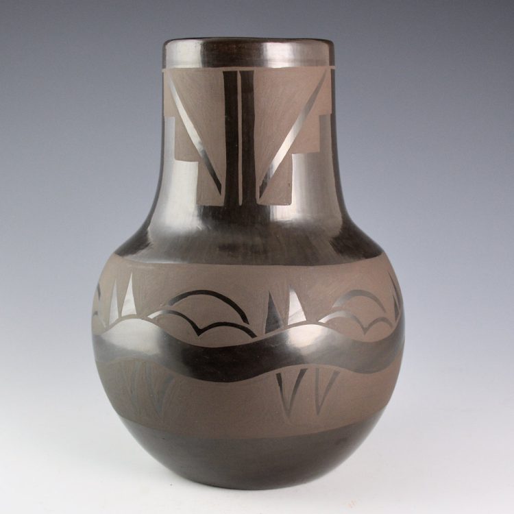 Naranjo, Nicolasa -  Water Jar with Avanyu and Lightning Designs (1970s) - Image 3