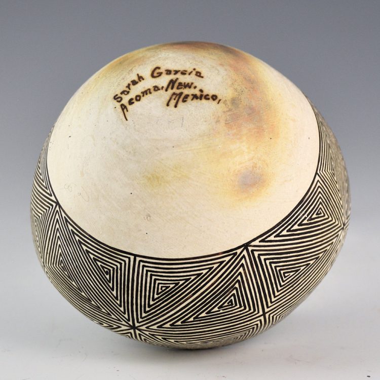 Garcia, Sarah - Bowl with Interlocking Stars (1960s) - Image 4