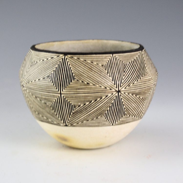 Garcia, Sarah - Bowl with Interlocking Stars (1960s) - Image 3