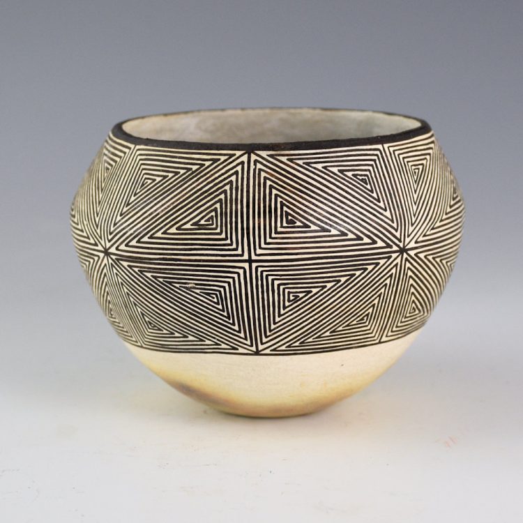 Garcia, Sarah - Bowl with Interlocking Stars (1960s) - Image 2