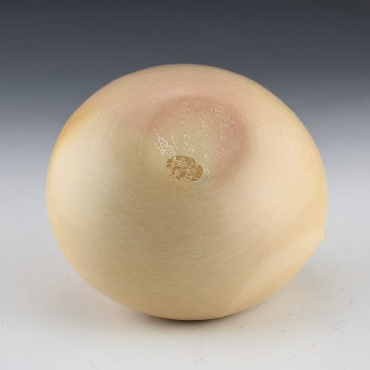 Nampeyo, Iris - Buff Colored Jar with Corn (1990's) - Image 5