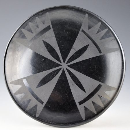 Alternative view of Martinez, Maria  -  Plate with Flower Design "Marie + Santana", 1940's