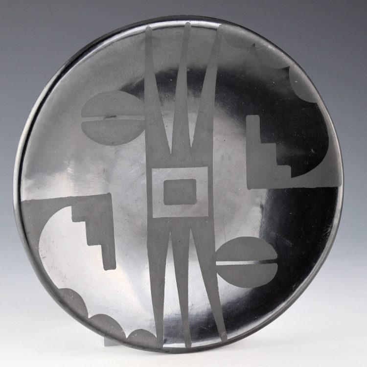 Martinez, Maria   - Gunmetal Plate with Bird Wing and Seed Designs "Maria Popovi" (1956-9)