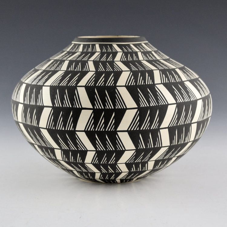 Estevan, Paula - Op-Art Rain and Lightning Design Jar