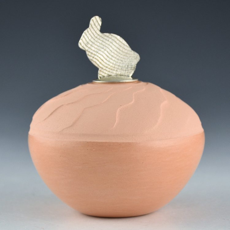 Duwyenie, Preston - Shifting Sand Seedpot with Silver Rabbit Lid